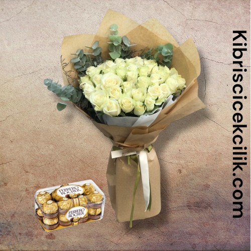 30 Beyaz Gül Buketi 16'lı Ferrero Çikolata 30 Beyaz Gül Buketi 16'lı Ferrero Çikolata
