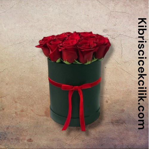 Kutuda 11 Kırmızı Gül