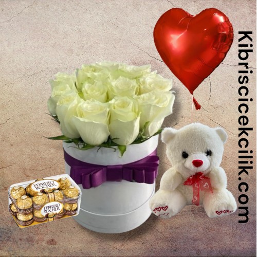 Kutuda 11 Beyaz Gül Ayıcık 16'lı Ferrero Çikolata Kalp Helyum Balon