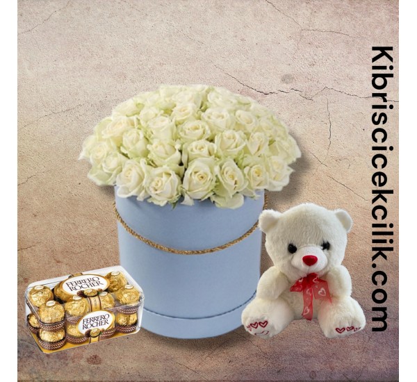 Kutuda 51 Beyaz Gül Ayıcık 16'lı Ferrero Çikolata Kutuda 51 Beyaz Gül Ayıcık 16'lı Ferrero Çikolata