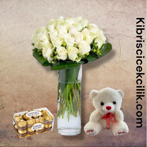 Vazoda 29 Beyaz Gül Ayıcık 16'lı Ferrero Çikolata Vazoda 29 Beyaz Gül Ayıcık 16'lı Ferrero Çikolata